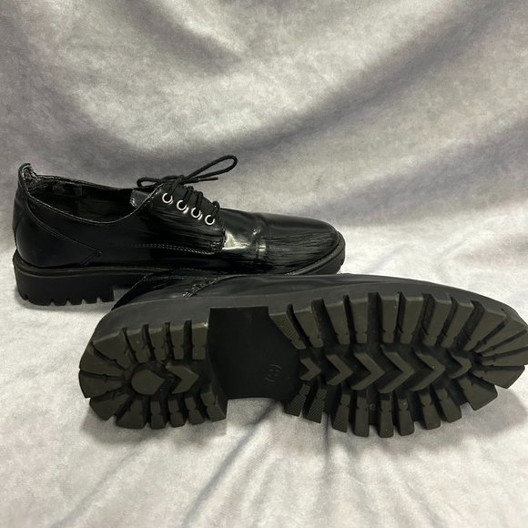 Chunky Mossimo Pantent Leather Oxfords - Picture 2 of 6